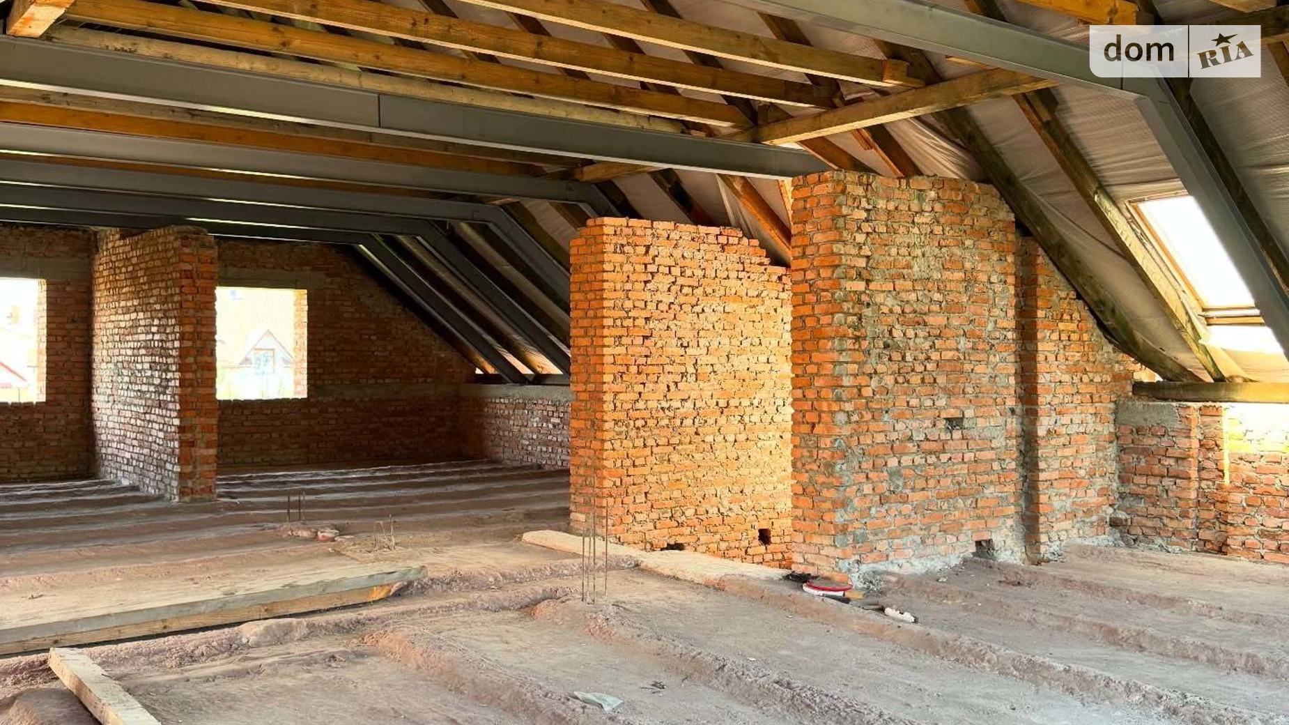 Продается дом на 2 этажа 221 кв. м с гаражом, цена: 145000 $ - фото 2