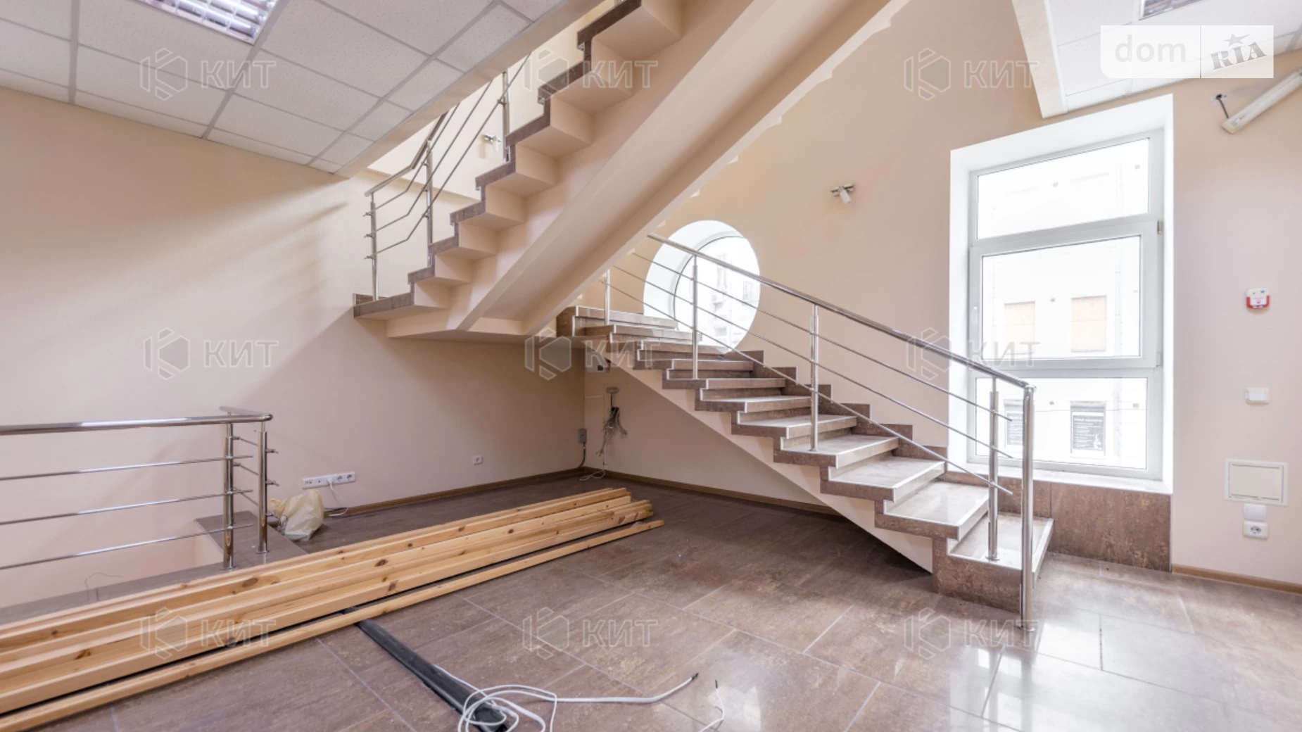 Сдается в аренду офис 256 кв. м в бизнес-центре, цена: 51200 грн - фото 2