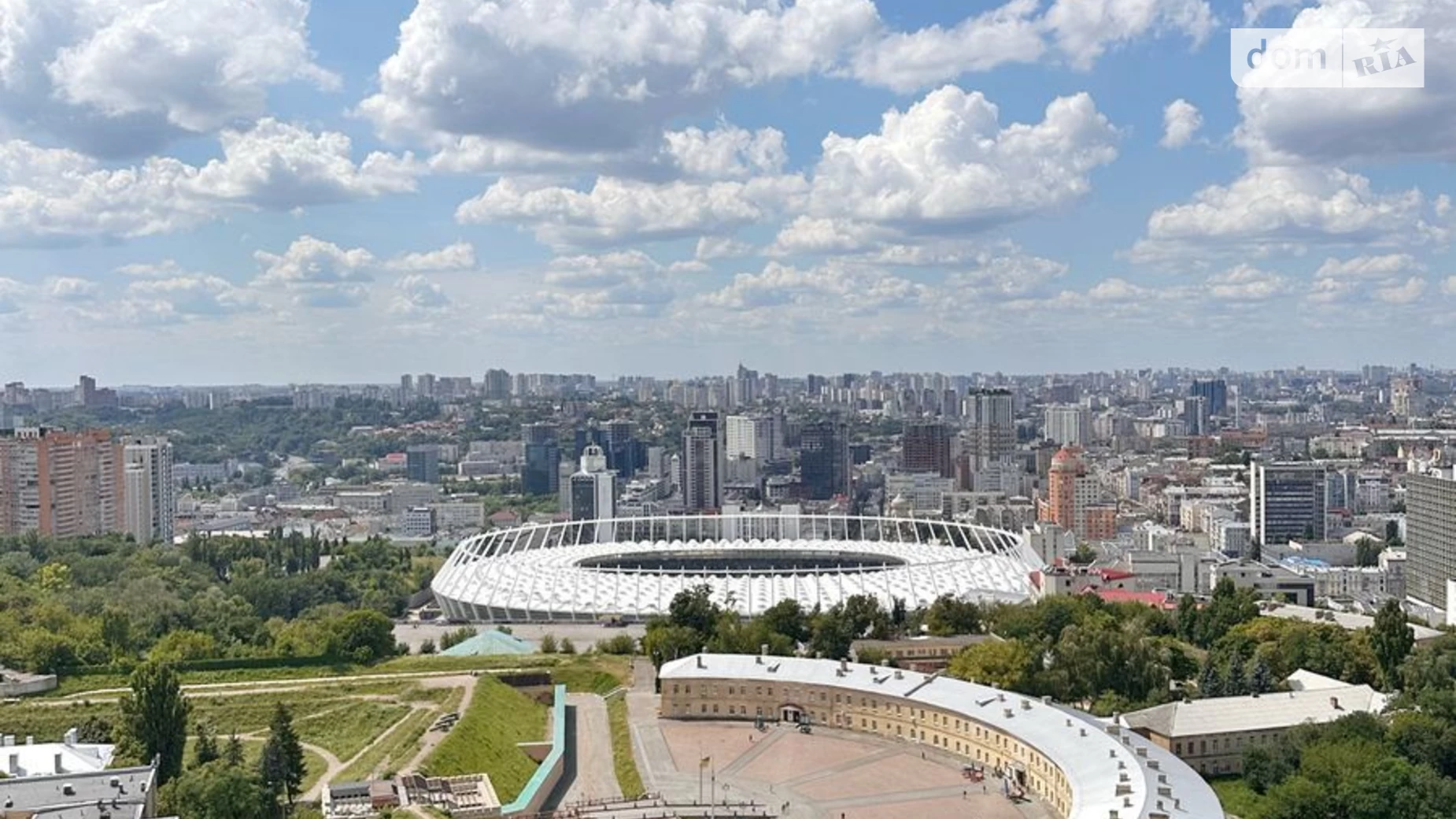 Продается 1-комнатная квартира 70.9 кв. м в Киеве, бул. Леси Украинки, 7А - фото 2