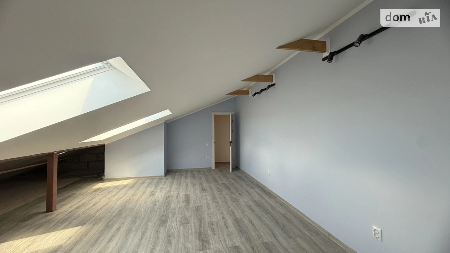 Продается 2-комнатная квартира 73.4 кв. м в Ужгороде, ул. Героев 128-й бригады(8-го Марта), 48А корпус 2 - фото 2