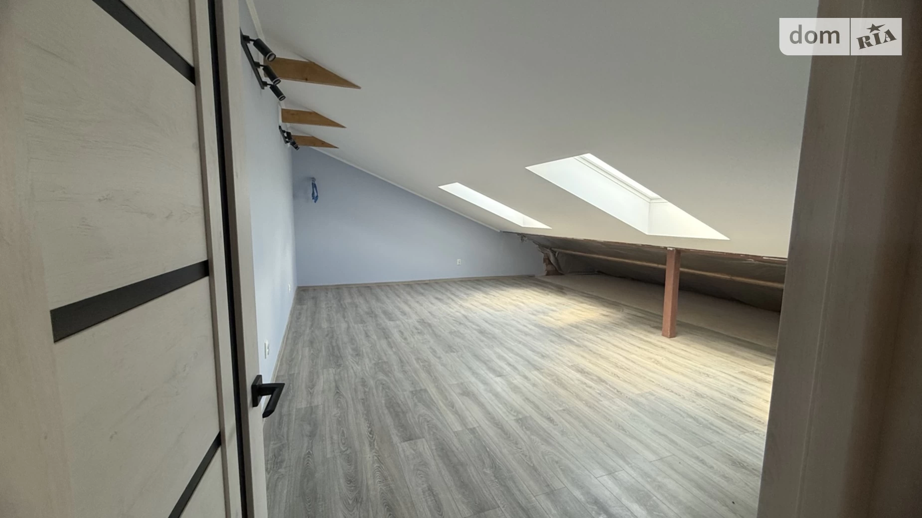 Продается 2-комнатная квартира 73.4 кв. м в Ужгороде, ул. Героев 128-й бригады(8-го Марта), 48А корпус 2 - фото 3