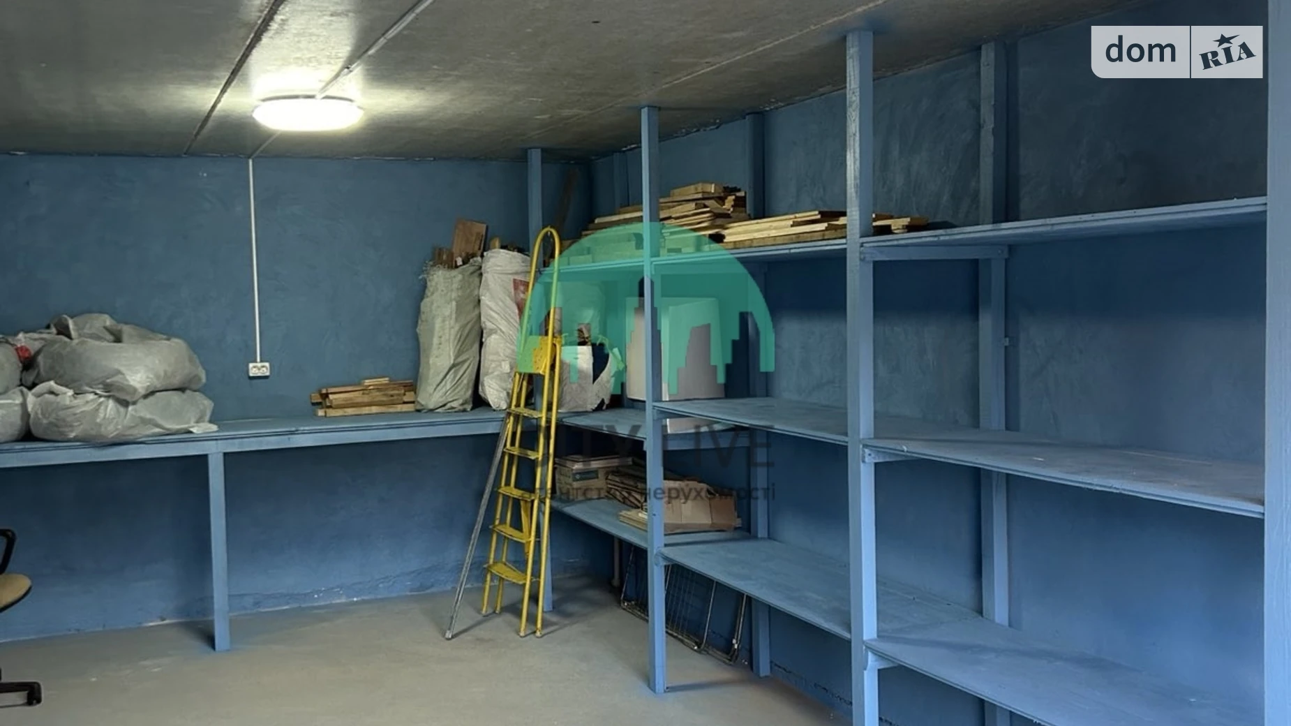 Сдается в аренду отдельно стоящий гараж под легковое авто на 26 кв. м, цена: 3000 грн - фото 3