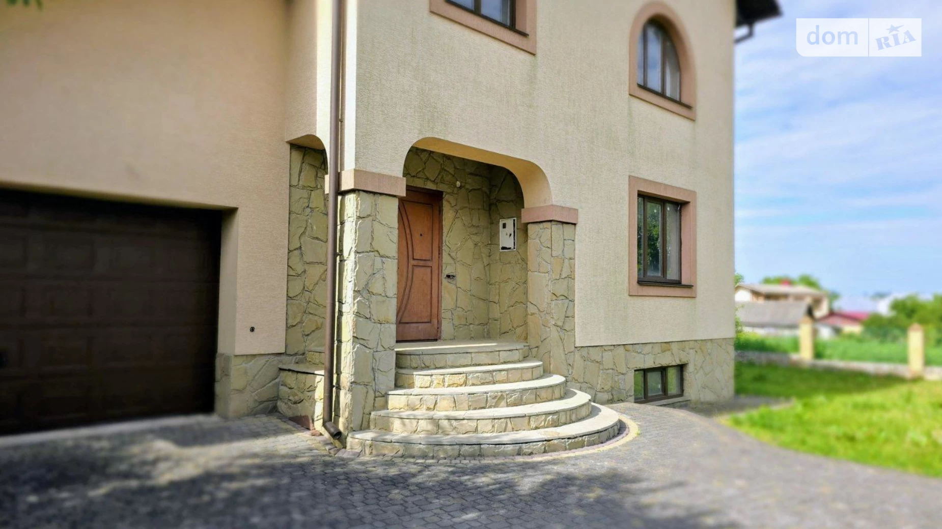 Продается дом на 2 этажа 269 кв. м с беседкой, цена: 144000 $ - фото 2
