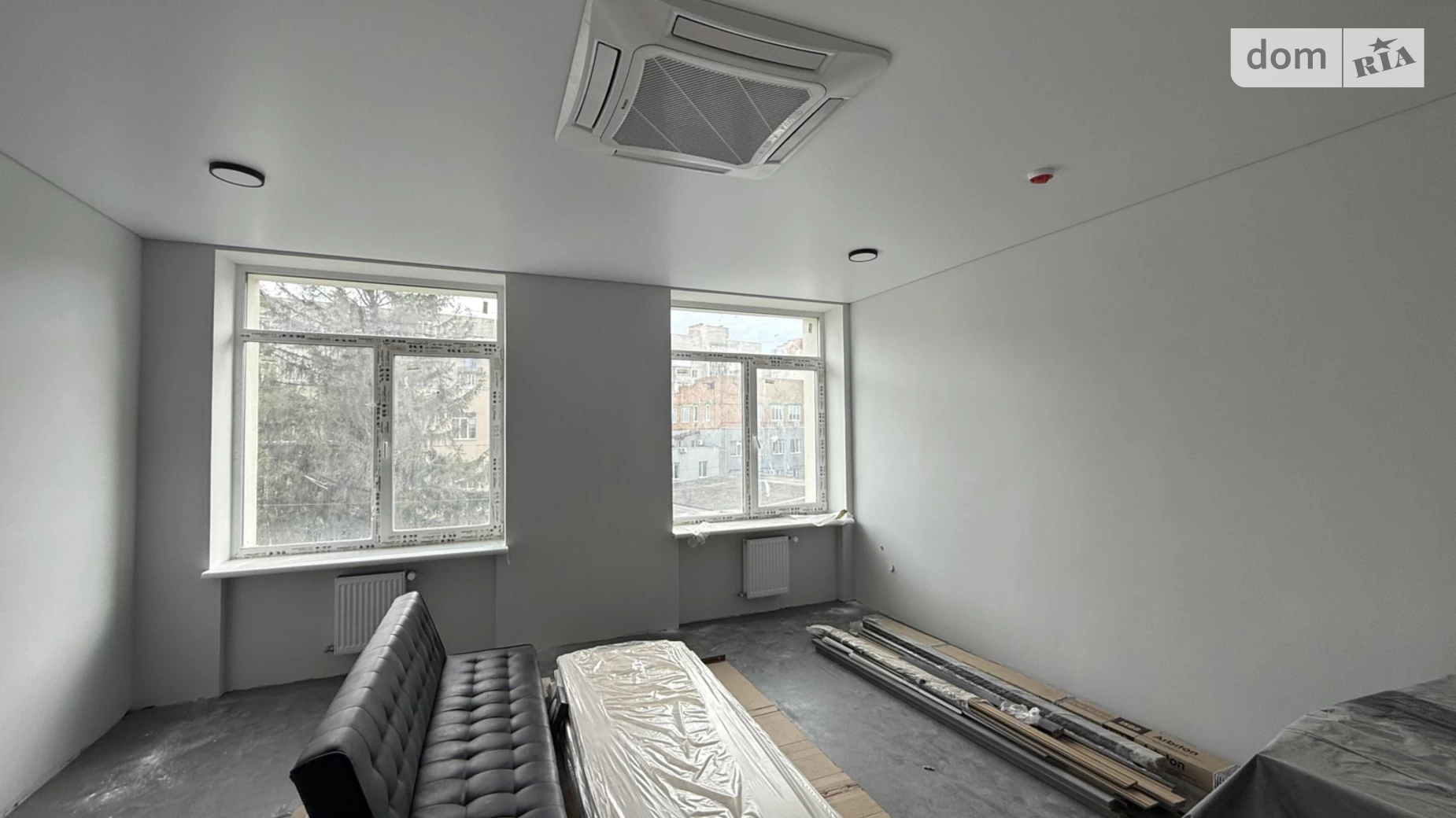 Сдается в аренду офис 640 кв. м в бизнес-центре, цена: 9600 $ - фото 2