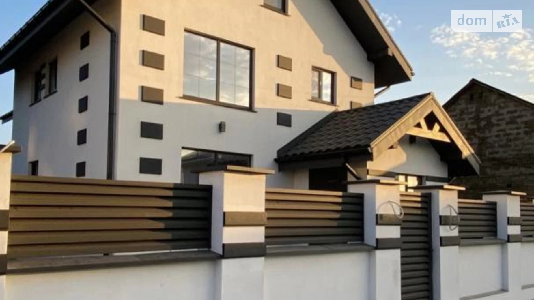 Продается дом на 2 этажа 205 кв. м с баней/сауной, цена: 100000 $ - фото 2