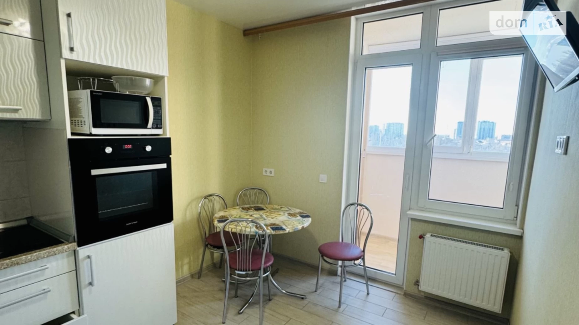 Сдается в аренду 1-комнатная квартира 42 кв. м в Одессе, ул. Жаботинского, 55/6 - фото 2