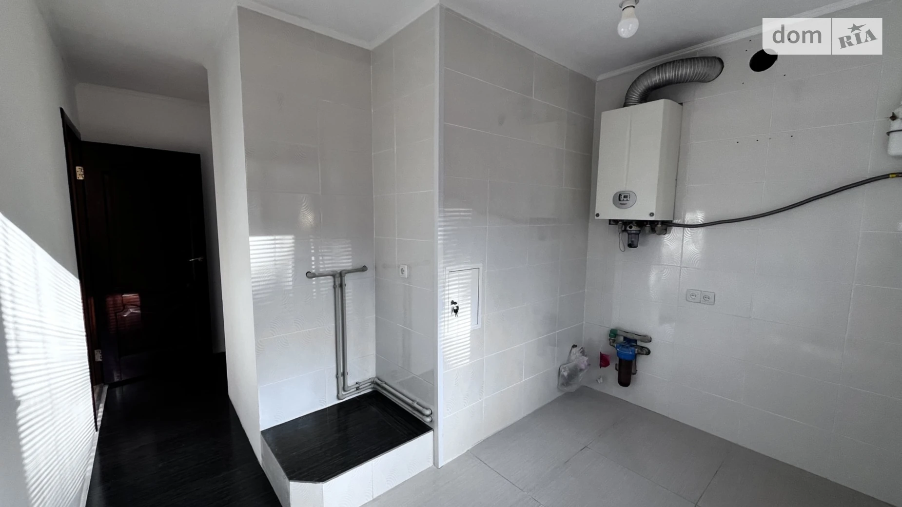 Продается 2-комнатная квартира 44 кв. м в, цена: 37000 $ - фото 2