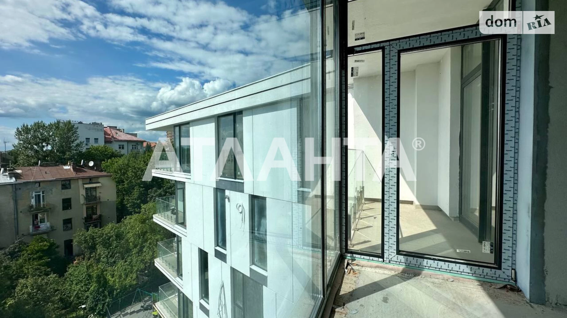 Продается 1-комнатная квартира 52.4 кв. м в Львове, ул. Мечникова - фото 2