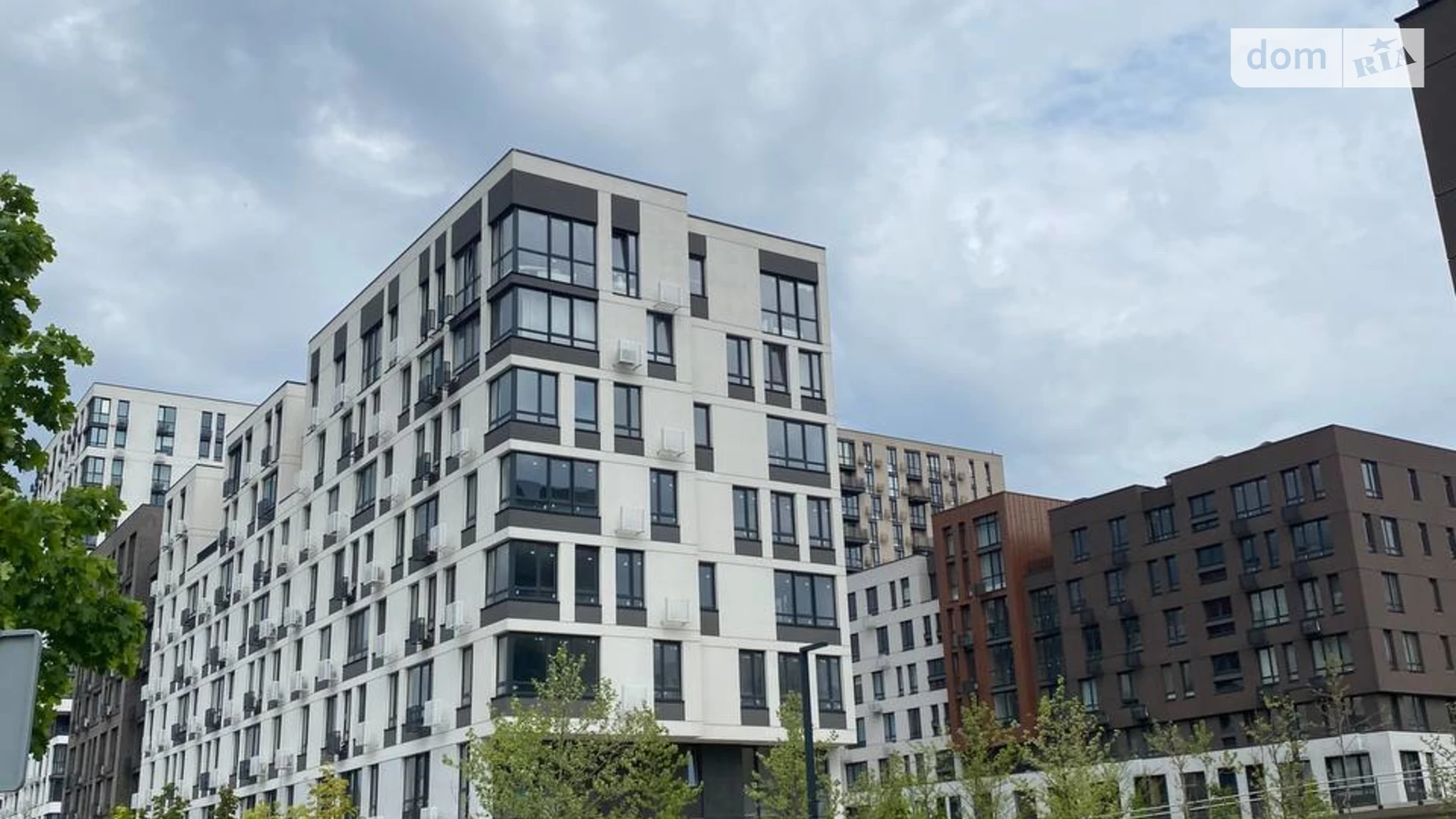 Продается 2-комнатная квартира 80.1 кв. м в Киеве, ул. Салютная, 2 - фото 3