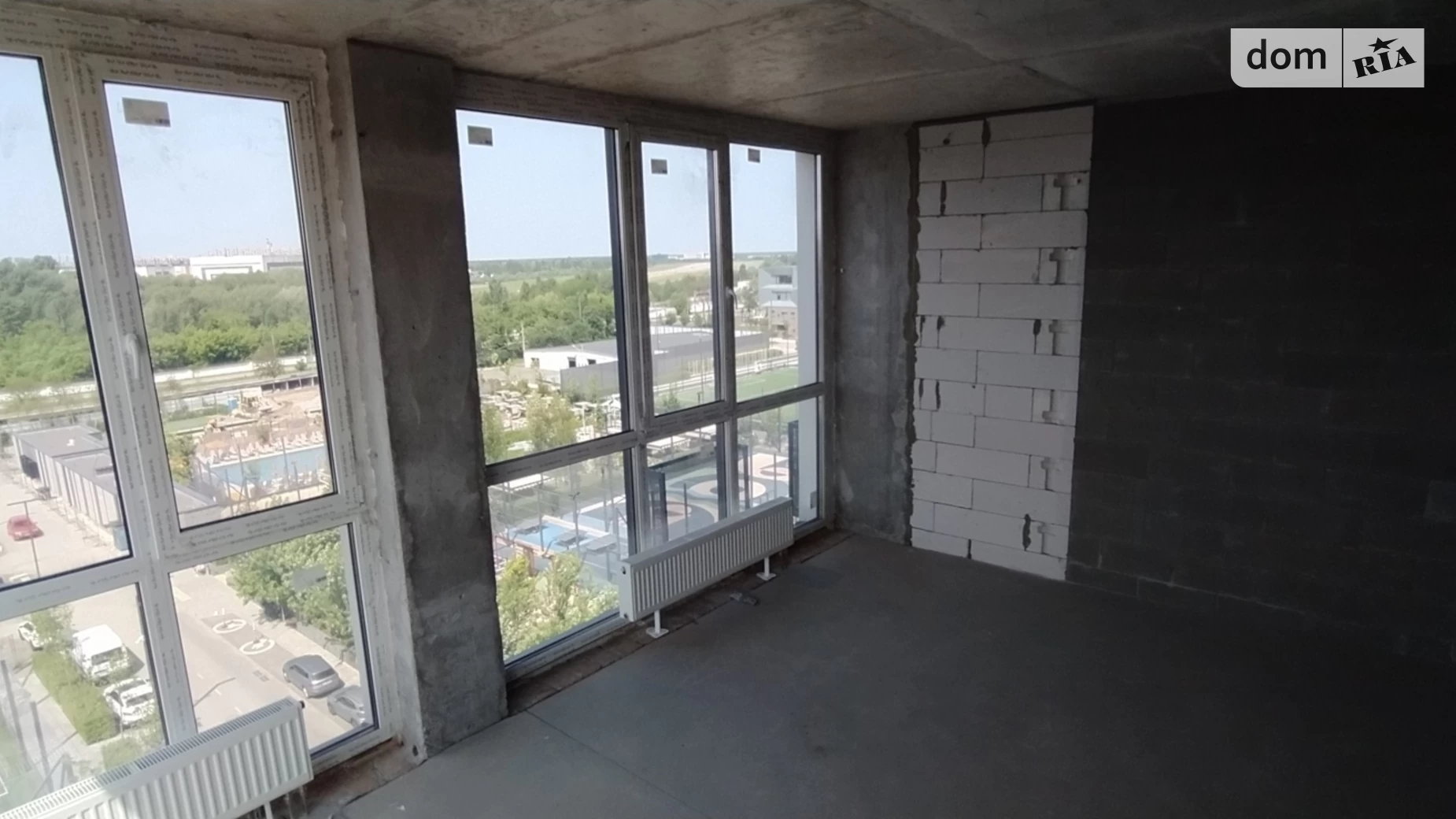 Продается 2-комнатная квартира 80.1 кв. м в Киеве, ул. Салютная, 2 - фото 2