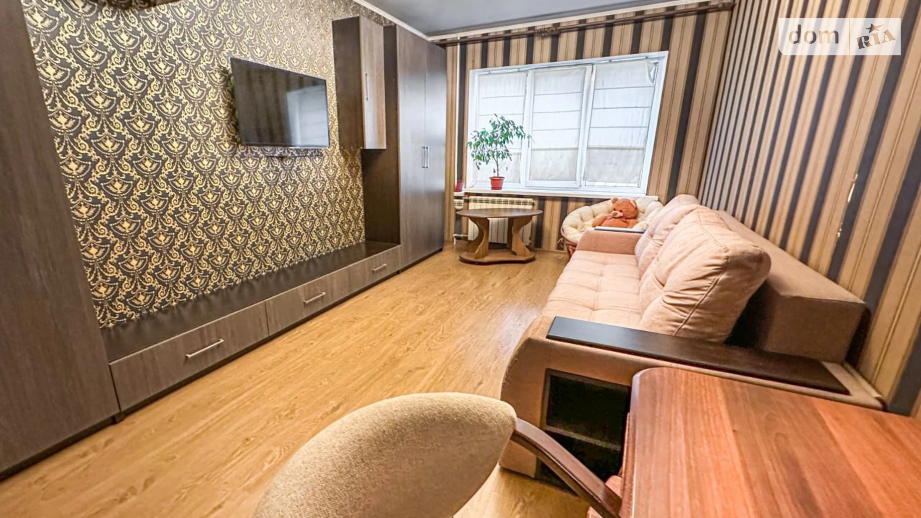 Продается 3-комнатная квартира 68.1 кв. м в Борисполе, ул. Привокзальная, 5 - фото 2