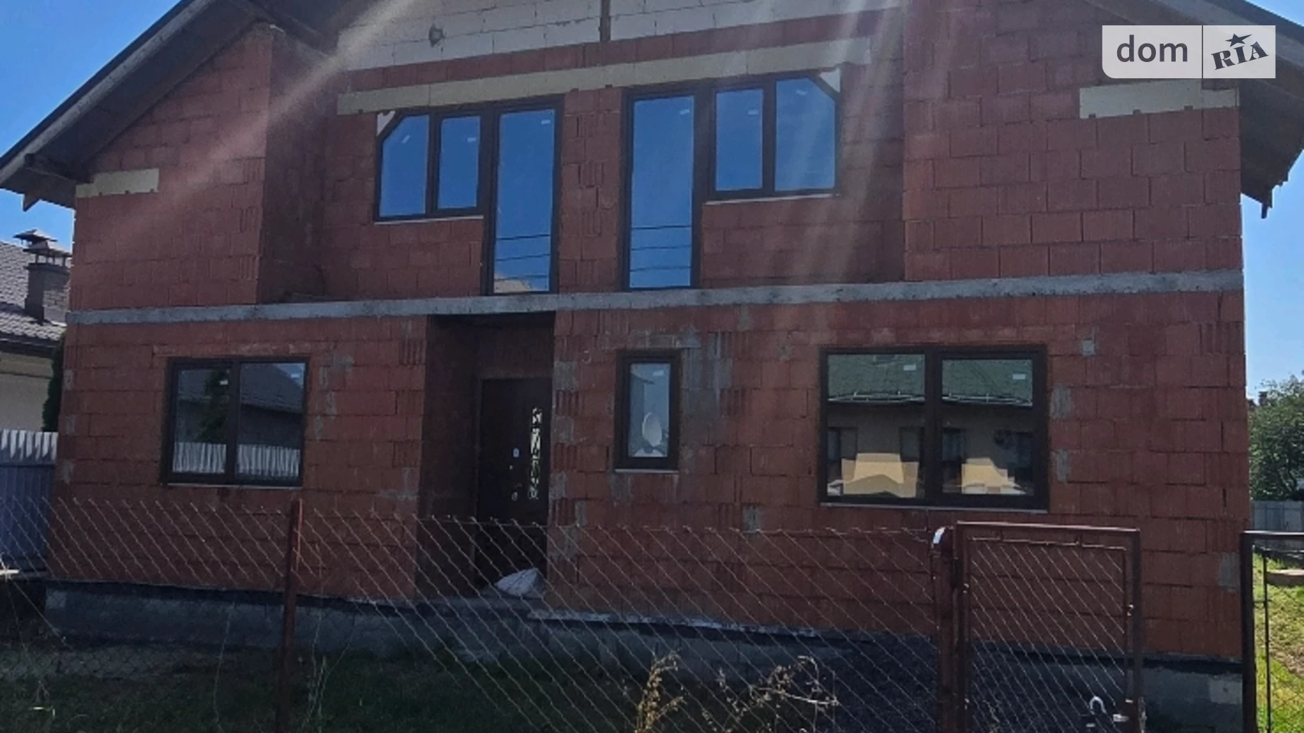 Продается дом на 2 этажа 281 кв. м с беседкой, цена: 145000 $ - фото 2