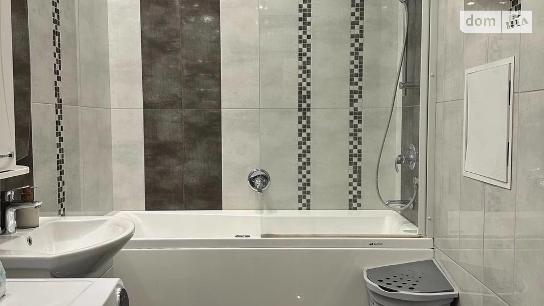 Продается 1-комнатная квартира 70.9 кв. м в Киеве, бул. Леси Украинки, 7А - фото 3