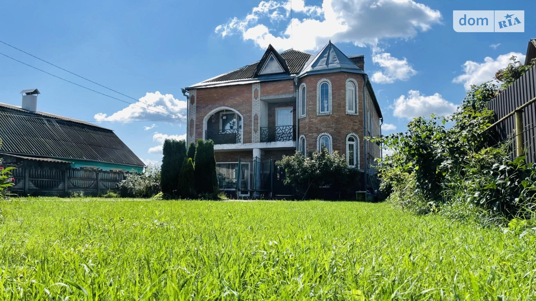 Продается дом на 2 этажа 202.5 кв. м с участком, цена: 159900 $ - фото 2