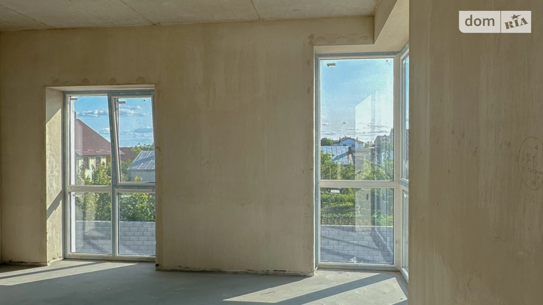 Продается 2-комнатная квартира 64 кв. м в Ровно, ул. Красногорская, 26 - фото 3