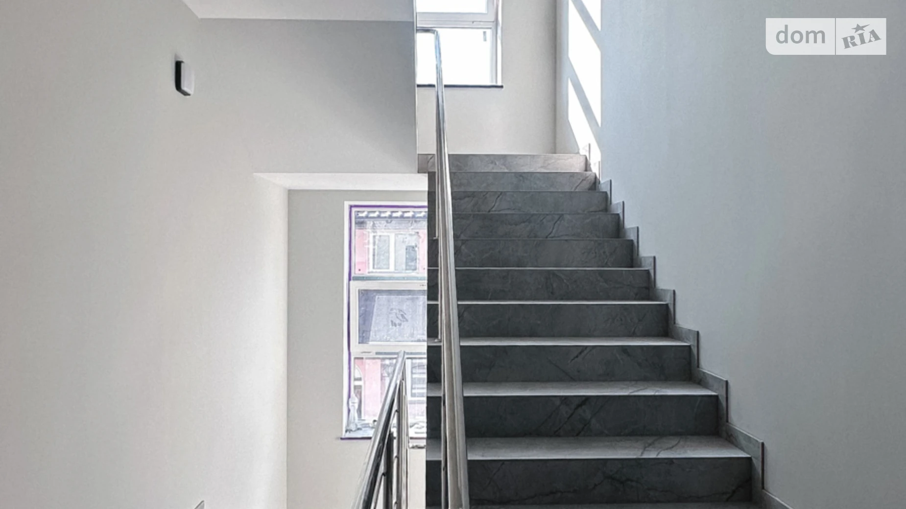 Продается 2-комнатная квартира 64 кв. м в Ровно, ул. Красногорская, 26 - фото 4