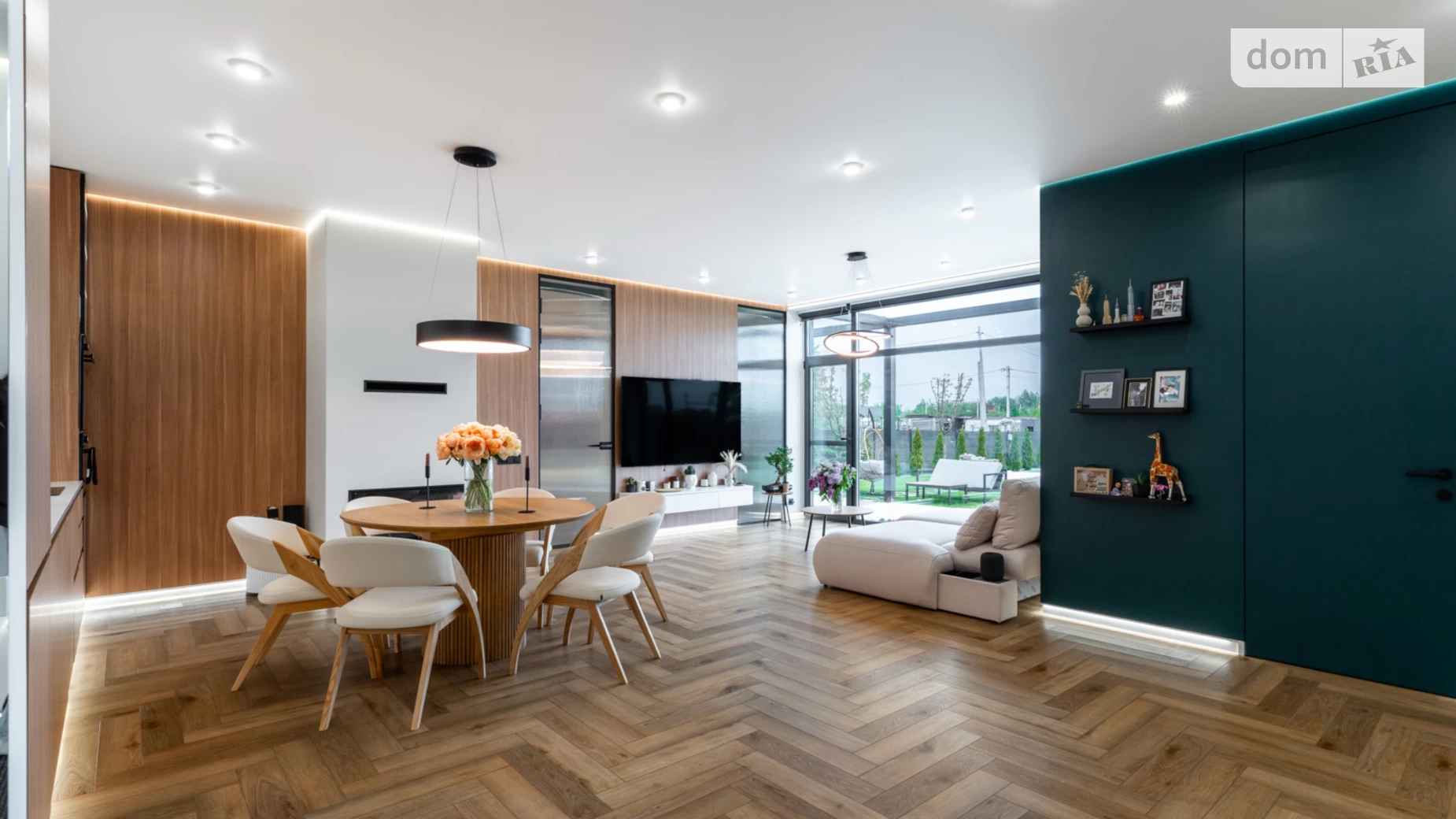Продается дом на 2 этажа 242 кв. м с камином, цена: 459800 $ - фото 2