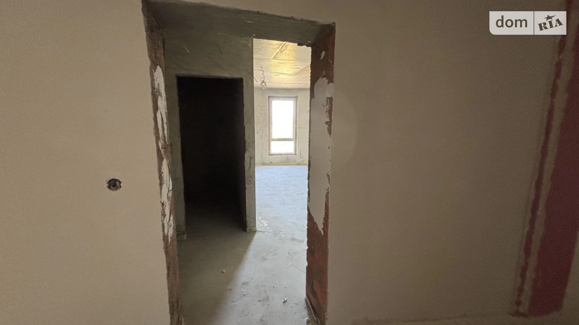 Продається 1-кімнатна квартира 29 кв. м у Минаї, вул. Августина Волошина, 18 - фото 2