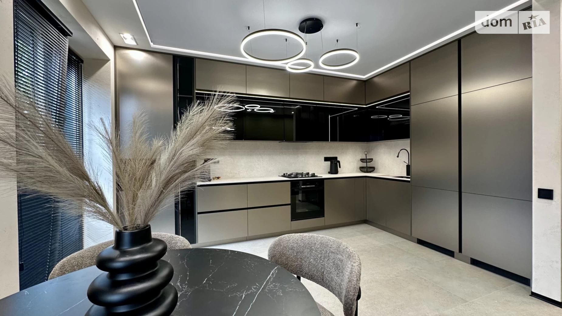 Продается 3-комнатная квартира 93.6 кв. м в Ивано-Франковске, ул. Юліана Пелеша(Крайковского), 5 корпус 2 - фото 3