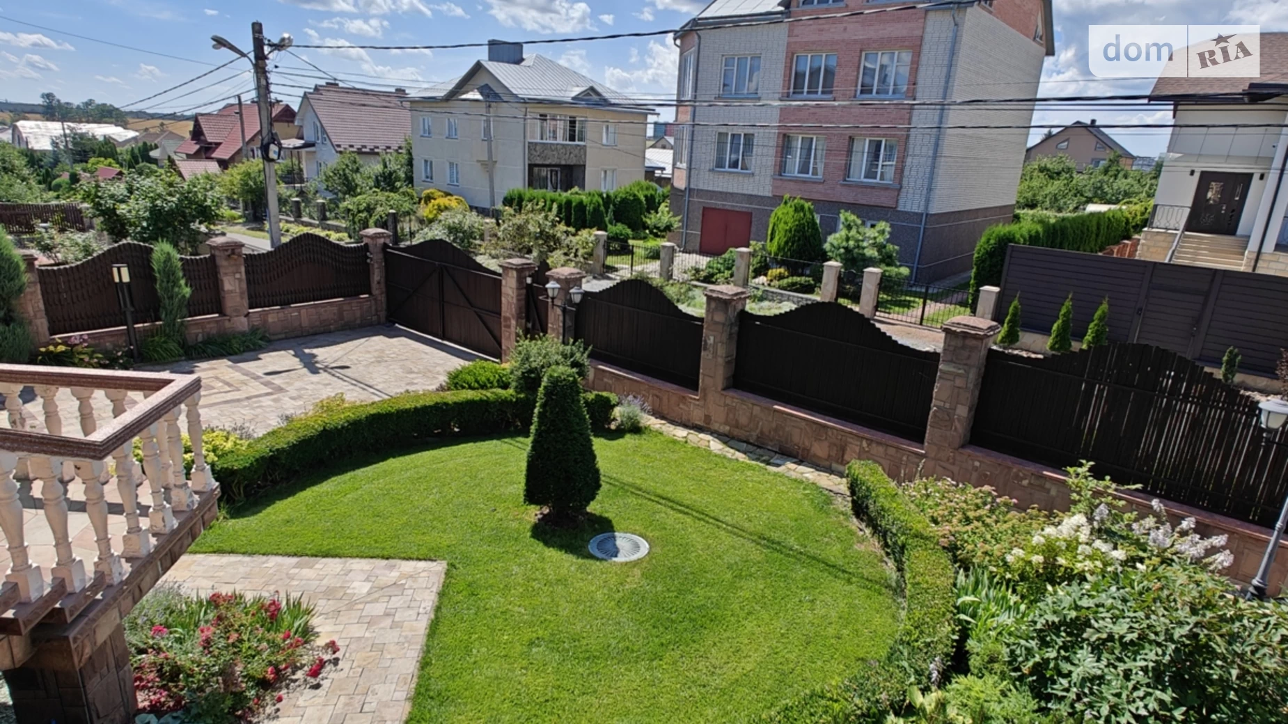 Продается дом на 3 этажа 710 кв. м с террасой, цена: 730000 $ - фото 2