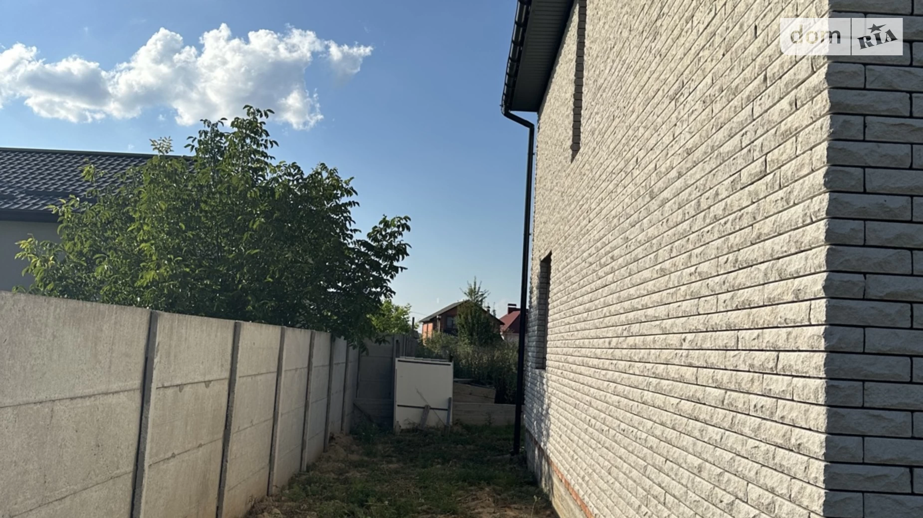 Продается дом на 2 этажа 115 кв. м с подвалом, цена: 92000 $ - фото 2