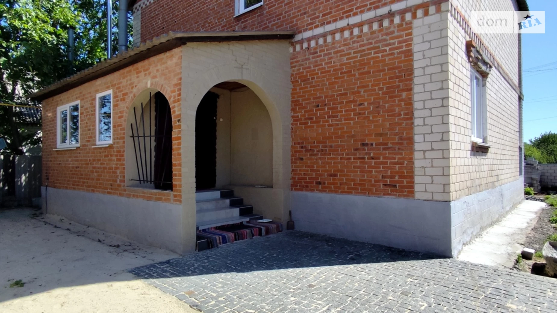 Продается дом на 2 этажа 251.7 кв. м с гаражом, цена: 65005 $ - фото 2