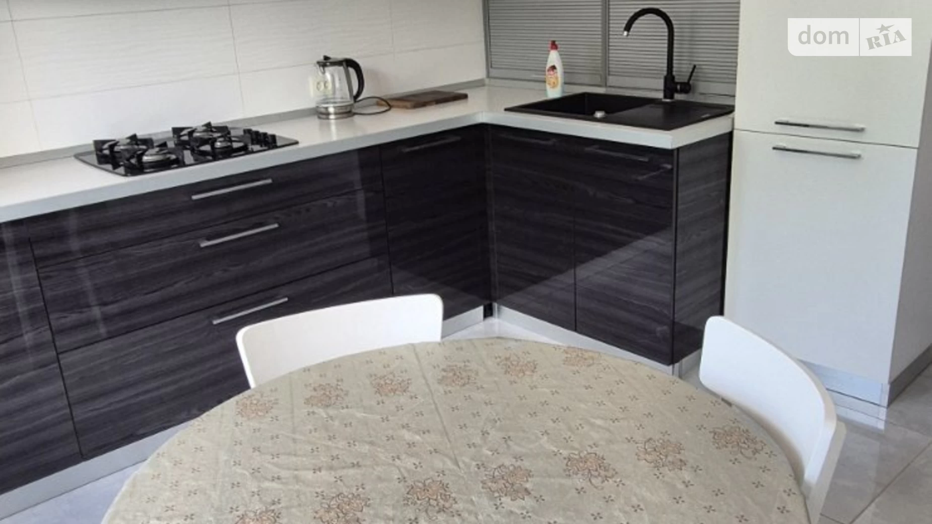 Продается одноэтажный дом 220 кв. м с садом, цена: 108000 $ - фото 3