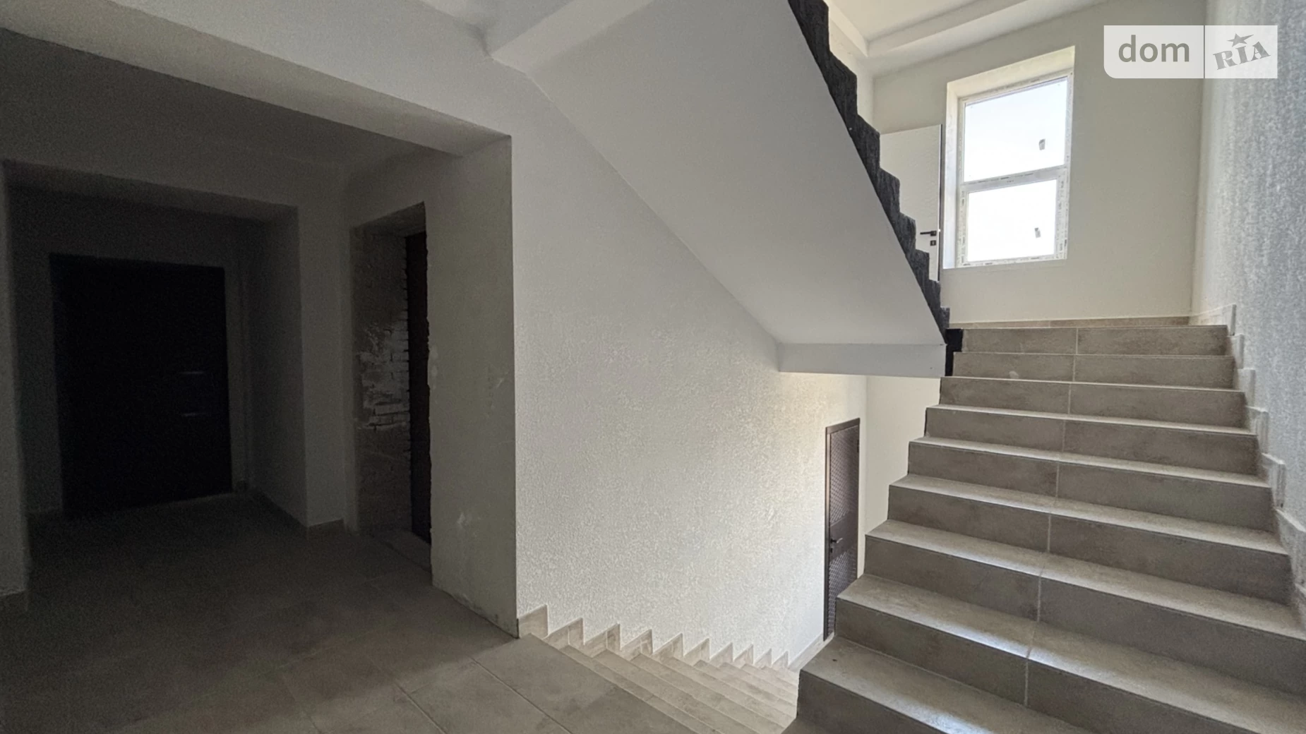 Продается 1-комнатная квартира 40 кв. м в Ивано-Франковске, ул. Ленкавского, 126 - фото 5