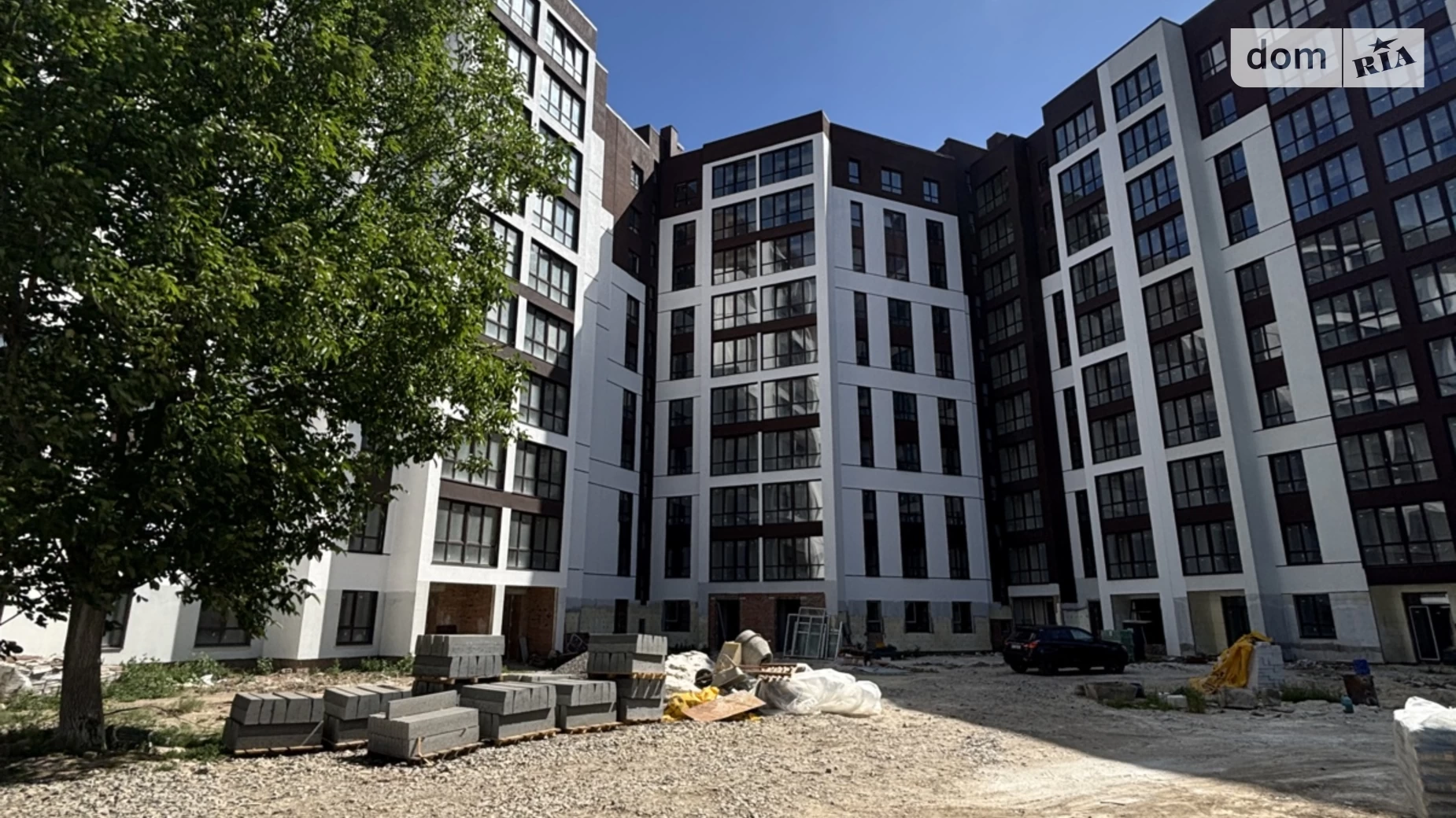 Продается 1-комнатная квартира 40 кв. м в Ивано-Франковске, ул. Ленкавского, 126 - фото 2