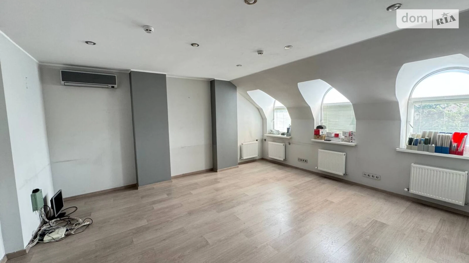 Сдается в аренду офис 167 кв. м в бизнес-центре, цена: 28390 грн - фото 2