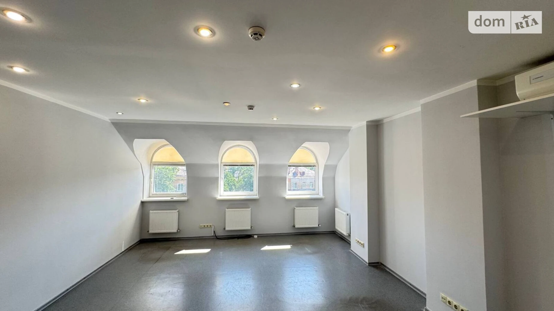 Сдается в аренду офис 167 кв. м в бизнес-центре, цена: 28390 грн - фото 5