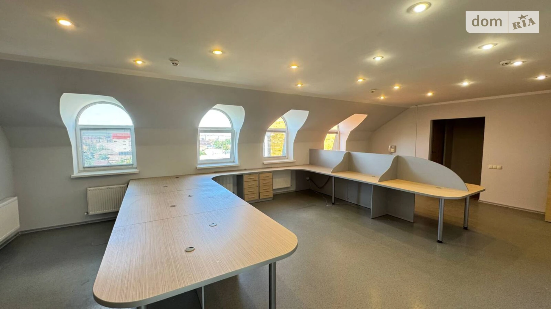 Сдается в аренду офис 167 кв. м в бизнес-центре, цена: 28390 грн - фото 2