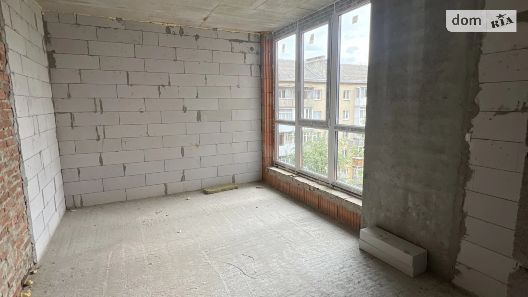 Продается 1-комнатная квартира 41 кв. м в Ивано-Франковске, ул. Панаса Мирного - фото 2