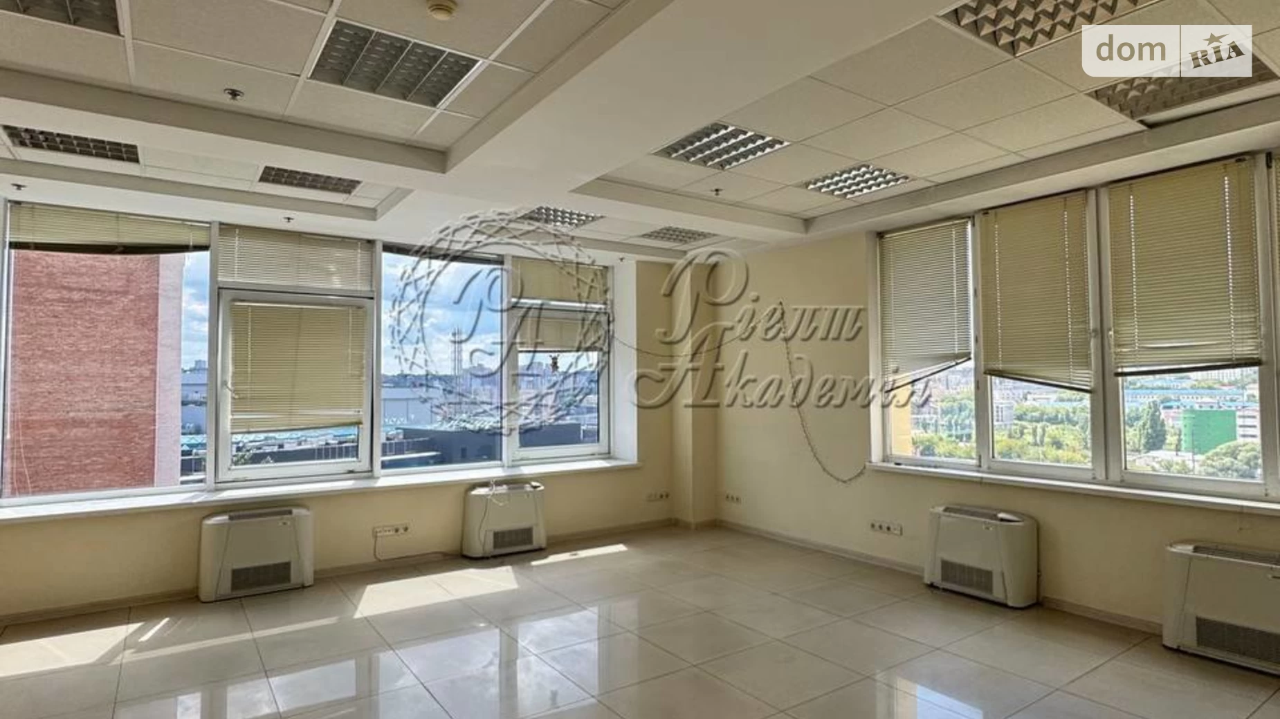 Сдается в аренду офис 119.6 кв. м в бизнес-центре, цена: 1440 $ - фото 2