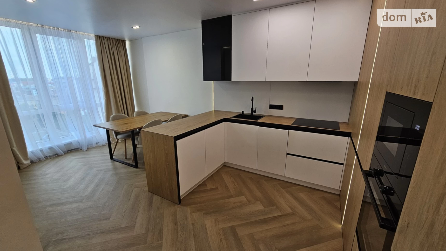 Продается 1-комнатная квартира 49 кв. м в Ивано-Франковске, бул. Южный - фото 2