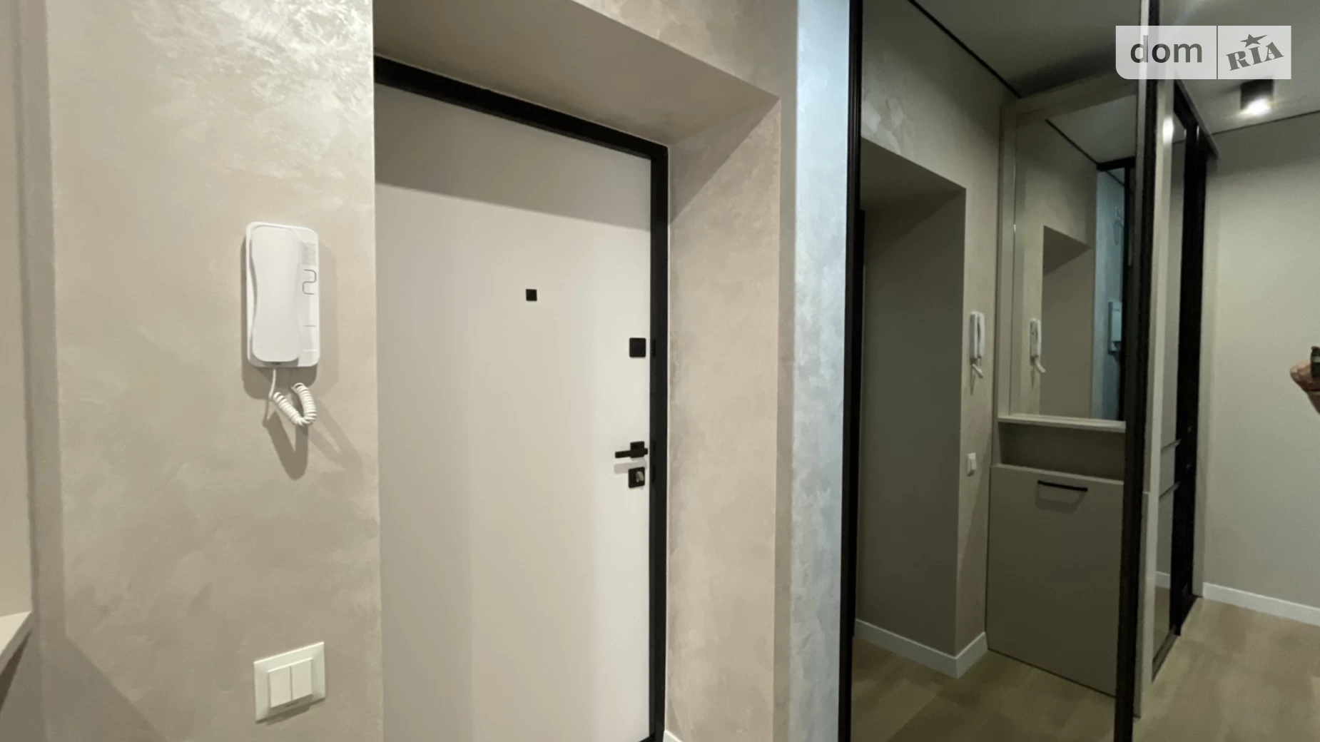 Продается 2-комнатная квартира 64 кв. м в Ивано-Франковске, ул. Мира, 100А - фото 2