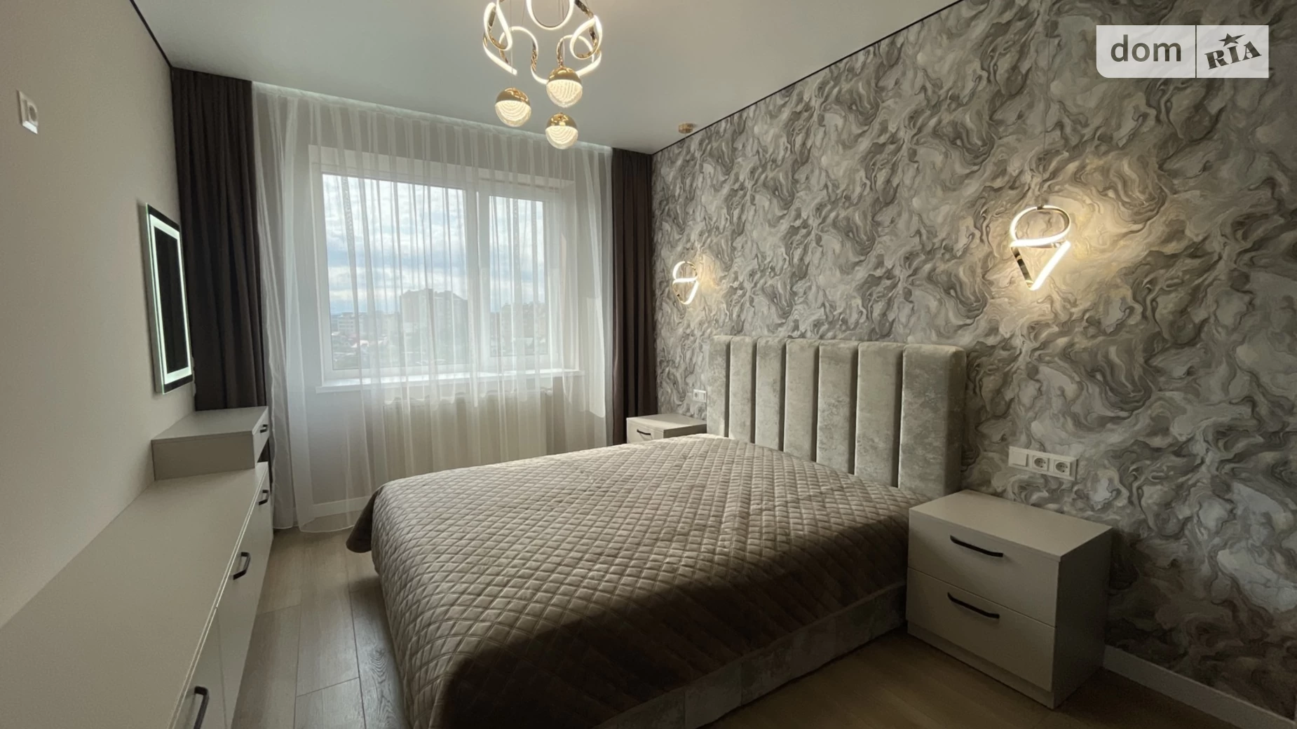 Продается 2-комнатная квартира 64 кв. м в Ивано-Франковске, ул. Мира, 100А - фото 4