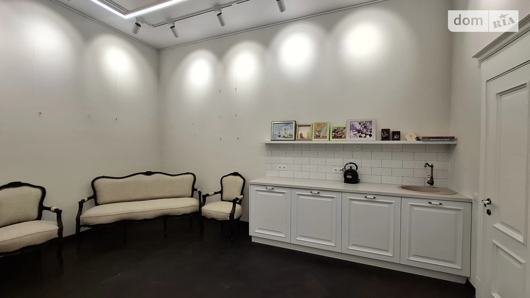 Продается 2-комнатная квартира 65 кв. м в Харькове, ул. Каразина, 4 - фото 2