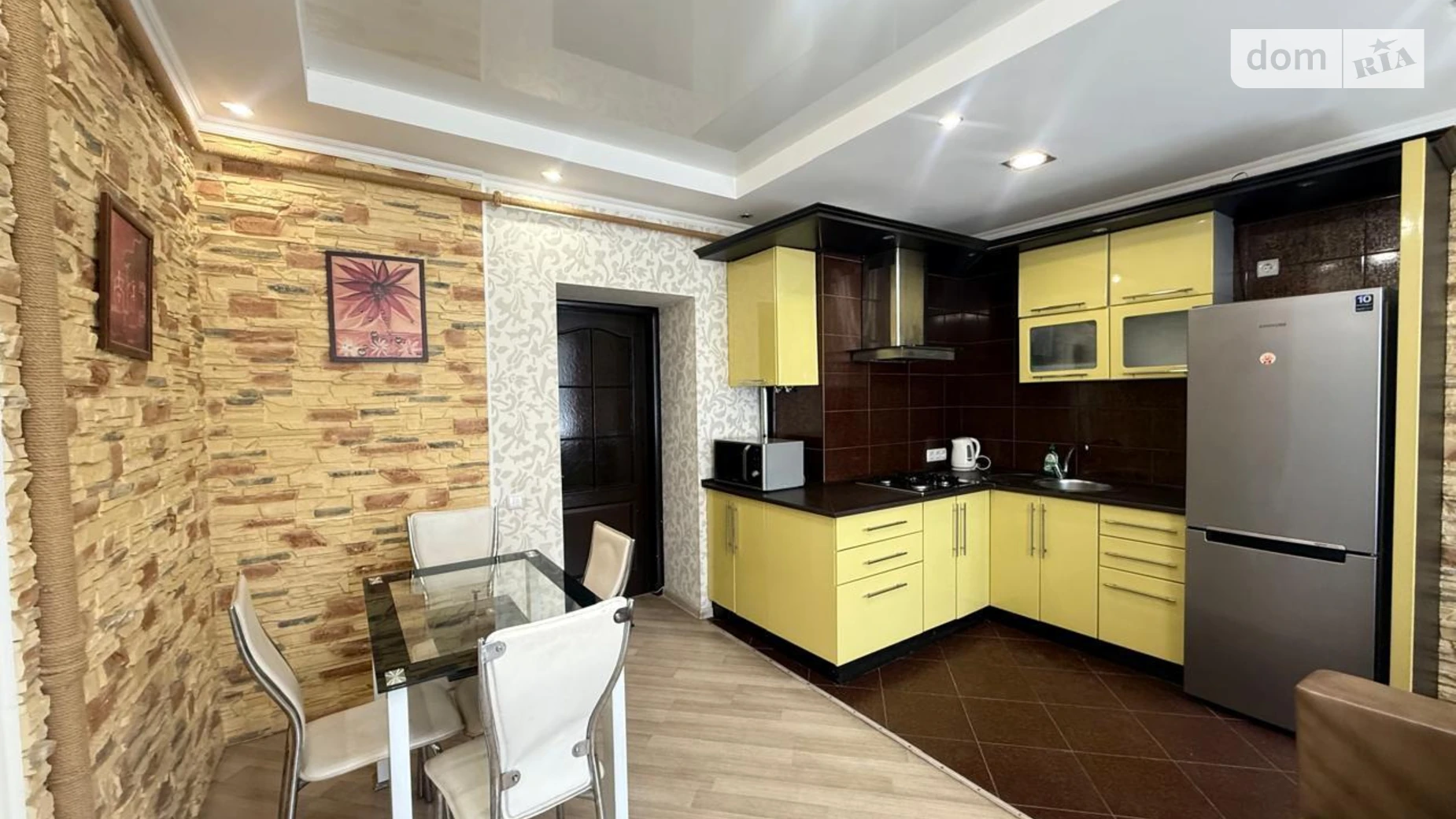 Продается 2-комнатная квартира 58 кв. м в Кривом Роге, ул. Соборности, 10 - фото 2