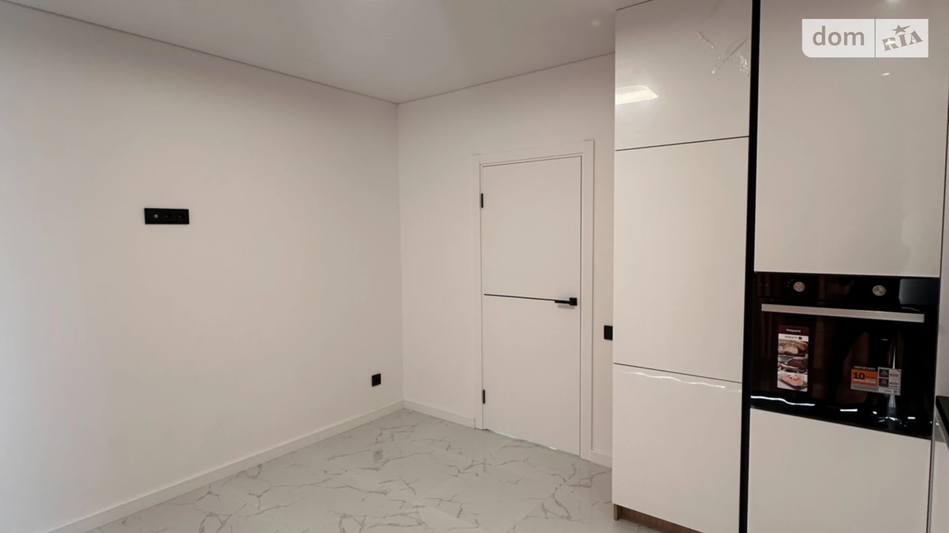 Продается 2-комнатная квартира 53 кв. м в Ровно, ул. Николая Боголюбова, 1 - фото 3