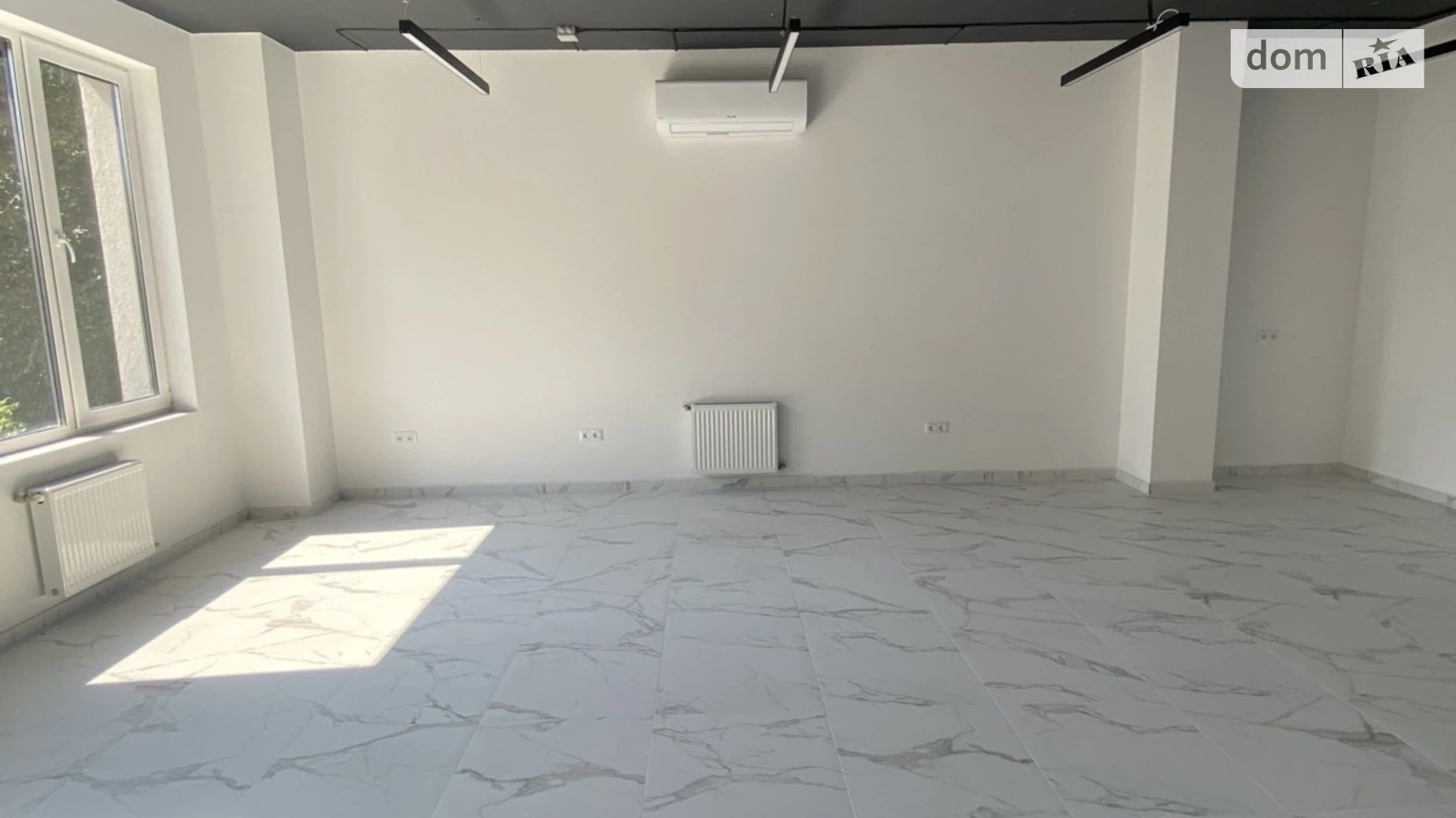 Сдается в аренду офис 48 кв. м в бизнес-центре, цена: 500 $ - фото 2