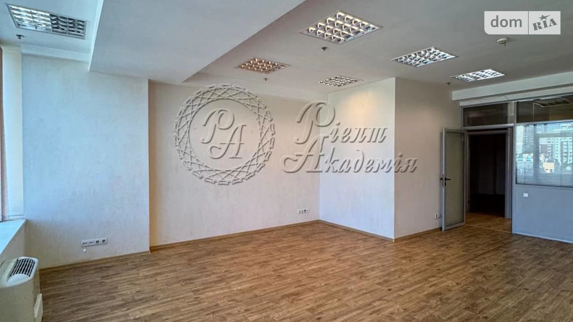 Сдается в аренду офис 165 кв. м в бизнес-центре, цена: 2000 $ - фото 2