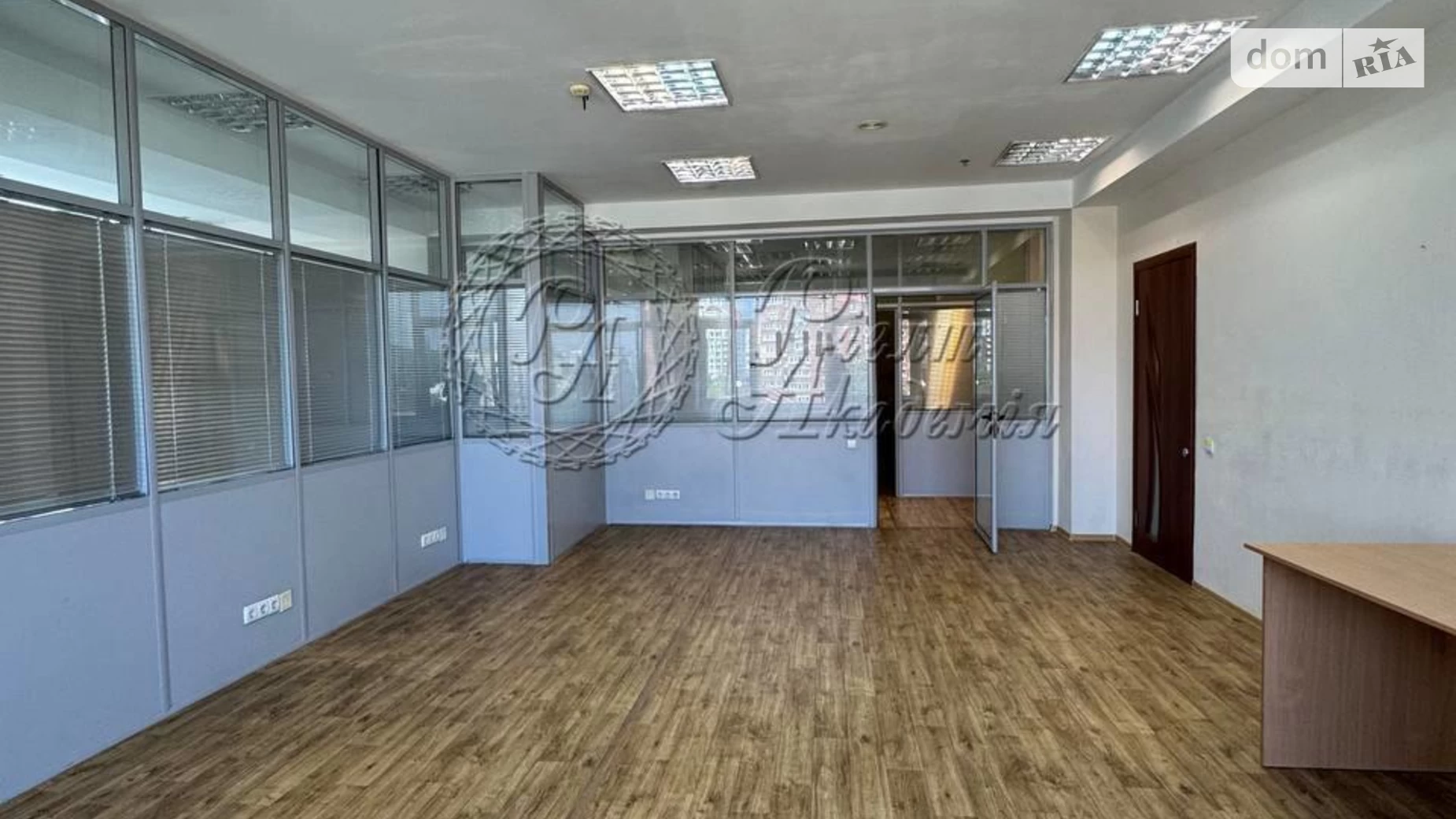 Сдается в аренду офис 165 кв. м в бизнес-центре, цена: 2000 $ - фото 4