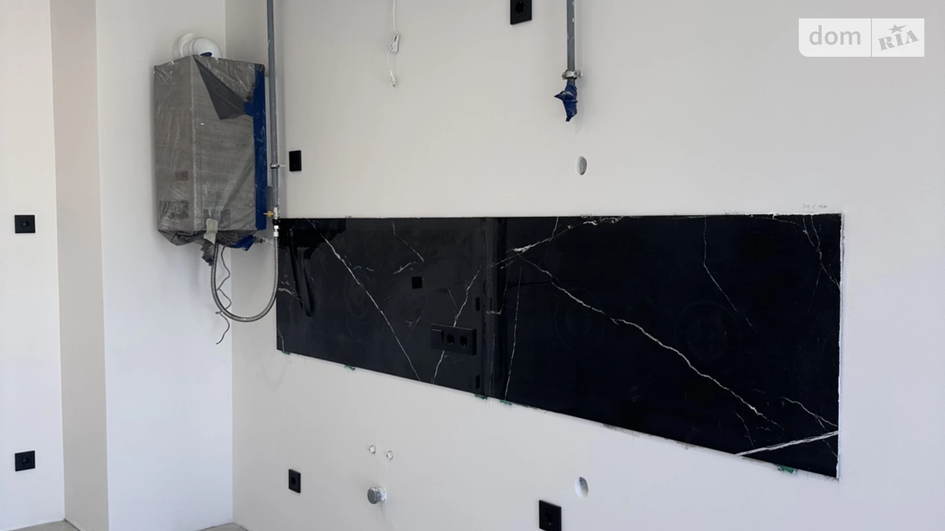 Продается 1-комнатная квартира 42 кв. м в Ровно, ул. Николая Боголюбова, 1 - фото 3