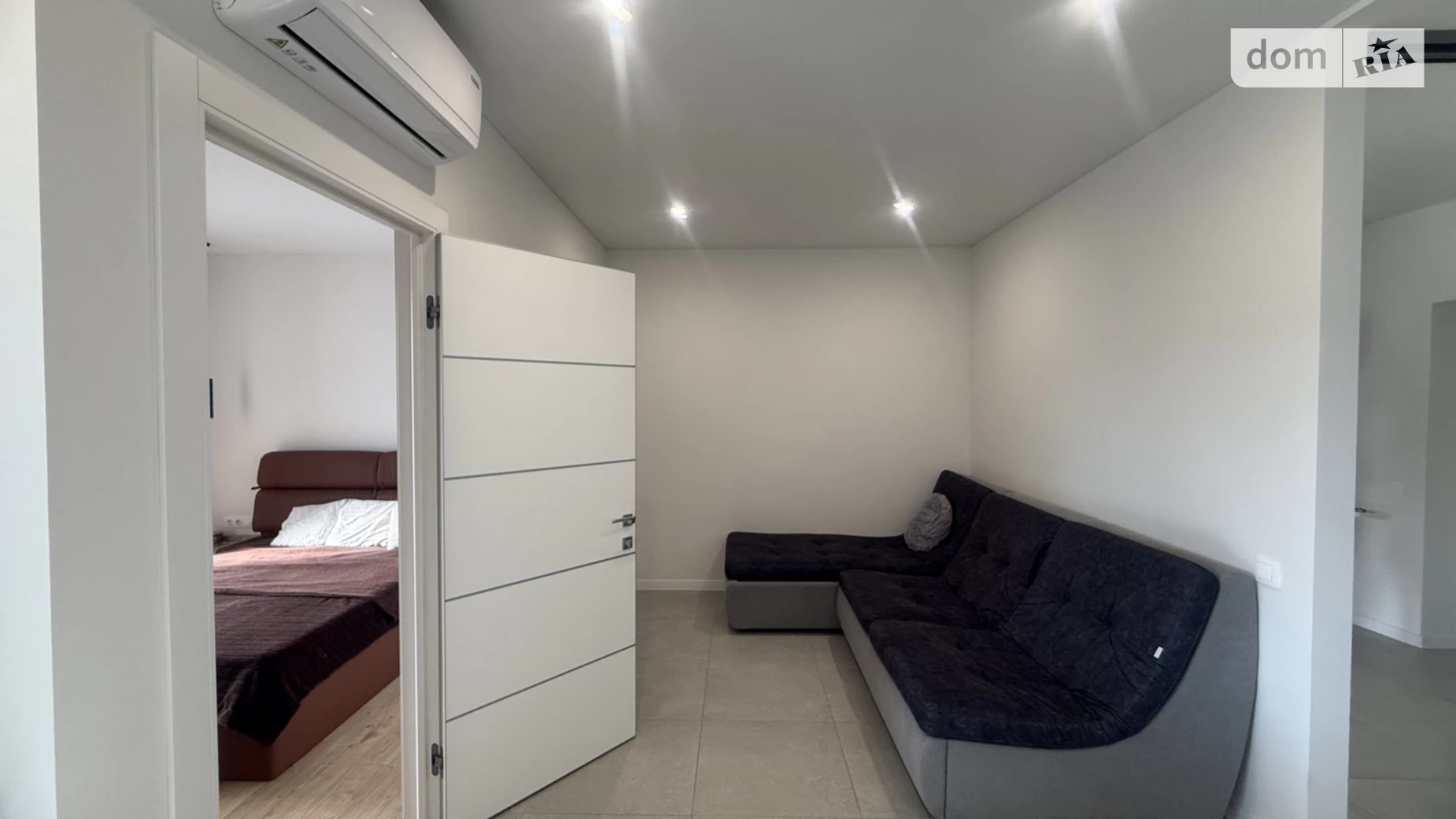 Продается 2-комнатная квартира 59 кв. м в Днепре, ул. Набережная Победы - фото 2