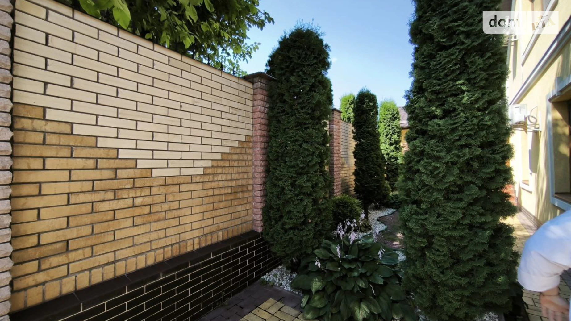Продается дом на 2 этажа 254 кв. м с мансардой, цена: 224998 $ - фото 2
