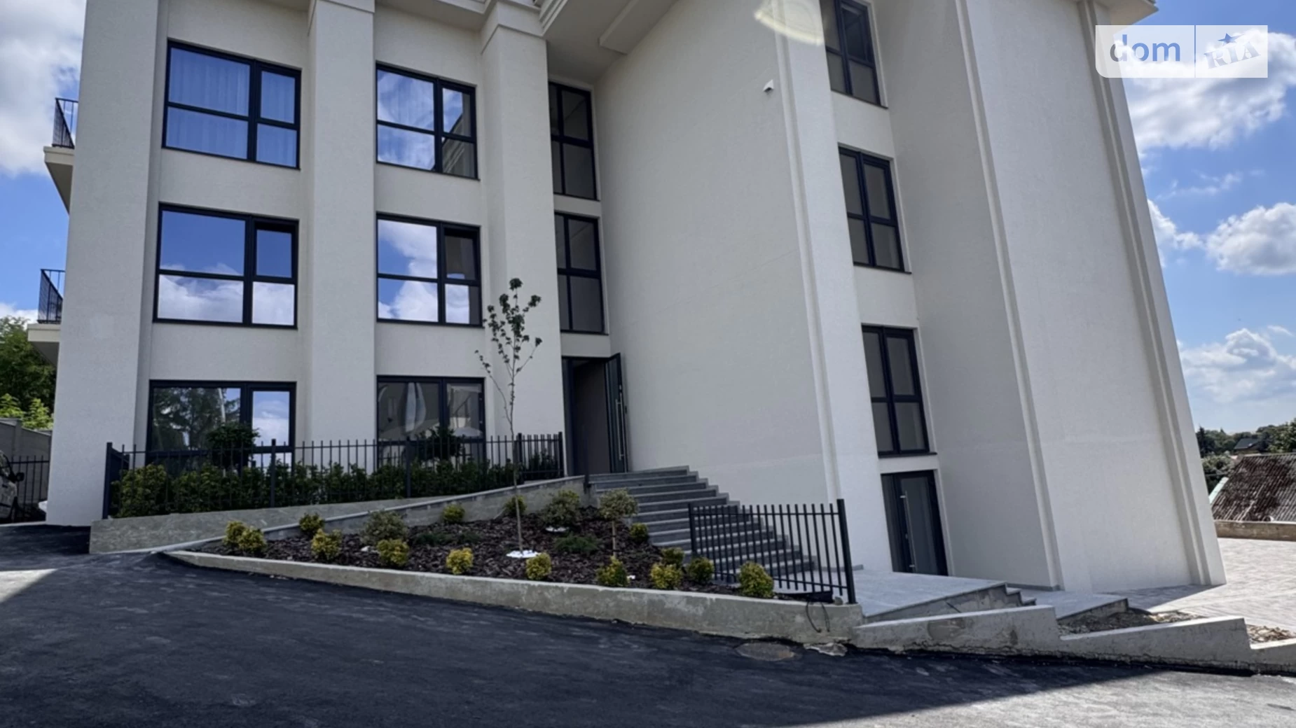 Продается 2-комнатная квартира 77 кв. м в Ужгороде, ул. Собранецкая, 86 - фото 4