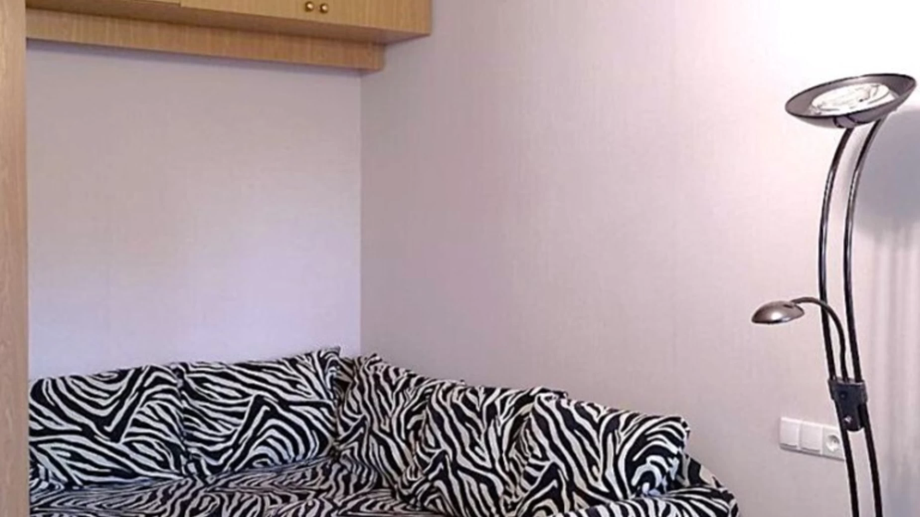 Сдается в аренду 1-комнатная квартира 32 кв. м в Одессе, ул. Троицкая, 4 - фото 2