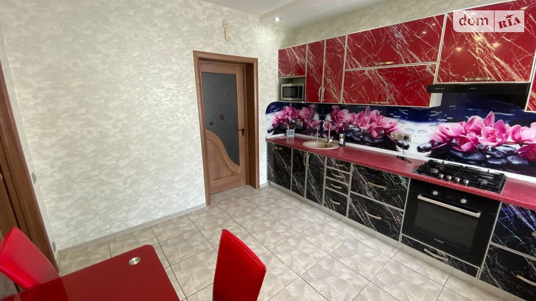 Продается дом на 3 этажа 220 кв. м с садом, цена: 185000 $ - фото 4