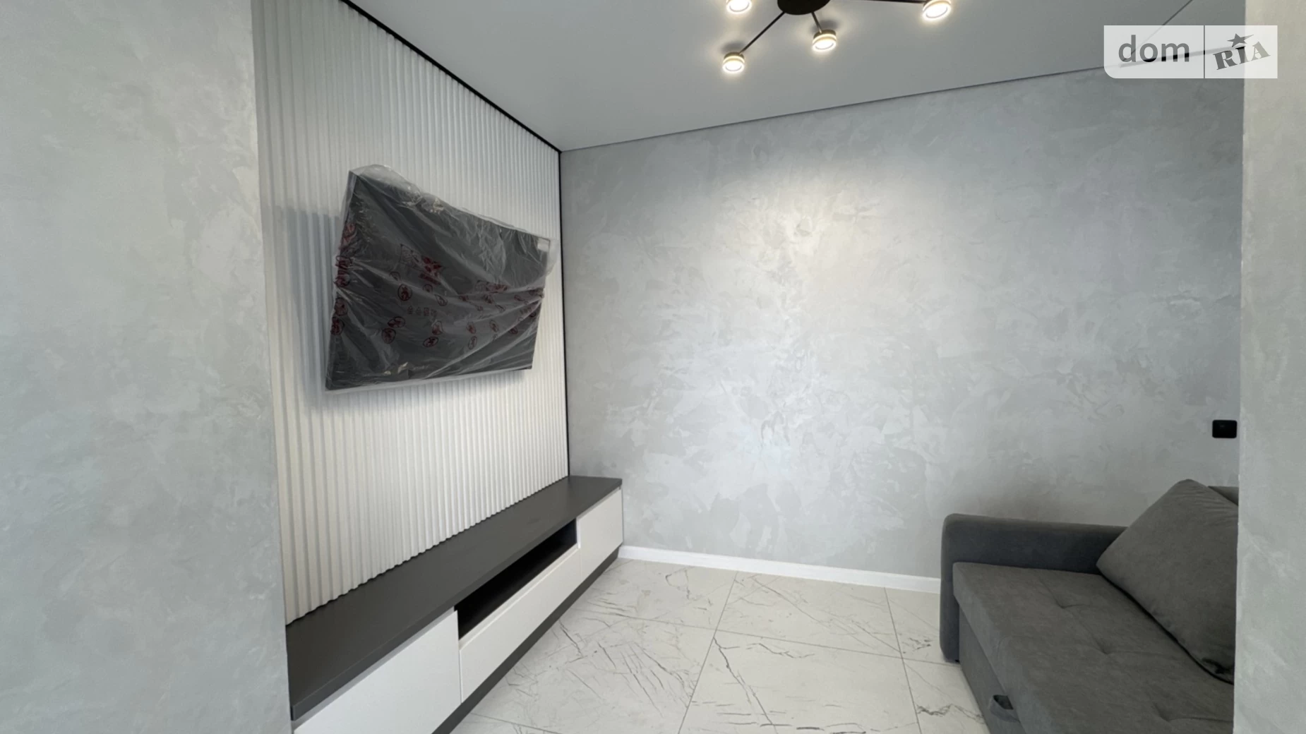Продается 1-комнатная квартира 44 кв. м в Ивано-Франковске, ул. Высочана Семена, 18 - фото 3